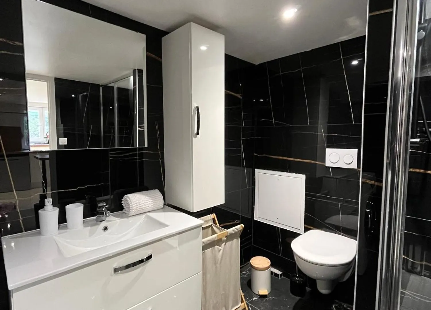 Apartment Ferienwohnung Beau T3 A 15 Min De Lyon Pierre-Bénite Frankreich