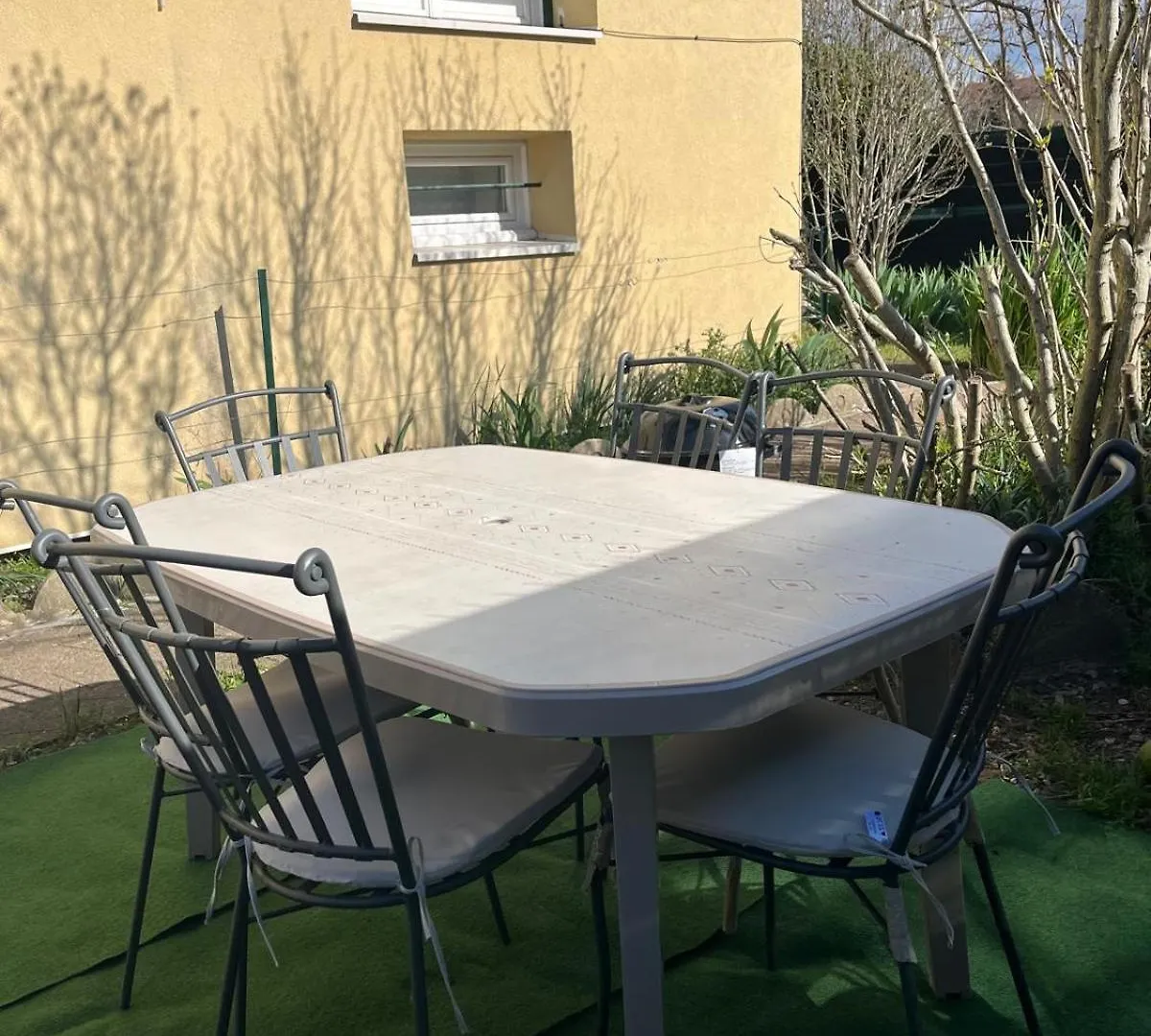 Apartment Ferienwohnung Beau T3 A 15 Min De Lyon Pierre-Bénite Frankreich